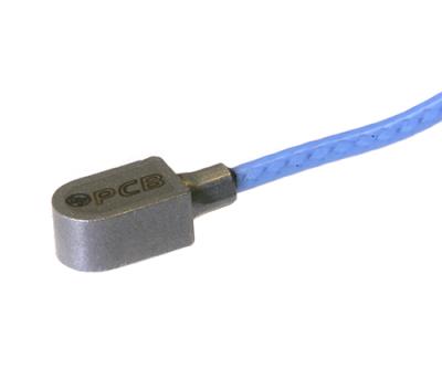 Accéléromètre ICP® miniature, léger (0,17 g), 1 mV/g, 5000 g, avec câble de 3 mètres • Sensibilité ...