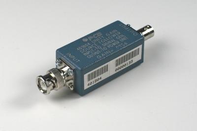 Simulateur de capteur ICP® qui permet de vérifier le bon fonctionnement de votre chaîne de mesure av...