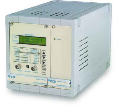 Système à 1 canal, système d'amplificateur de charge double mode, alimenté par ligne....