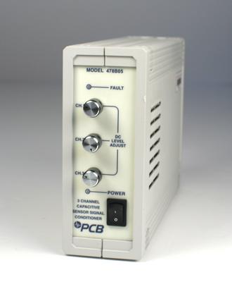 Conditionneur de signal à 3 canaux, alimenté par ligne, pour capteurs MEMS et capacitifs à simple ex...