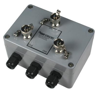 Boitier de raccordement en Fiberglass • Nombre de voies : 3 • Connecteurs internes : BNC • Fournis...