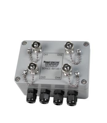 Boitier de raccordement en Fiberglass • Nombre de voies : 4 • Connecteurs internes : BNC • Fournis...