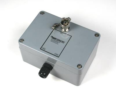 Boitier de raccordement en Fiberglass • Nombre de voies : 1 • Connecteurs internes : BNC • Fournis...