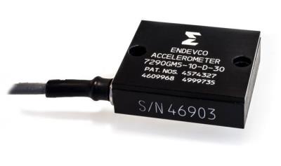 Capteur monoaxial à capacité variable VC MEMS 10 g, sortie différentielle, montage par goujon, câble...