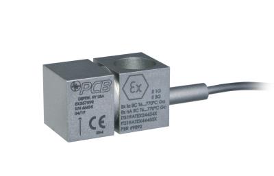 Accéléromètre UHT-12™, sortie mode de charge, +649°C, 2,3pC/g, câble blindé terminant par un petit c...